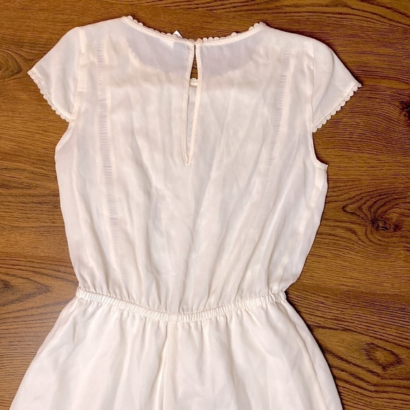 🌷 Beautiful 🌷 Cream Colour Sheer Lace Romper - Picture 7 of 7